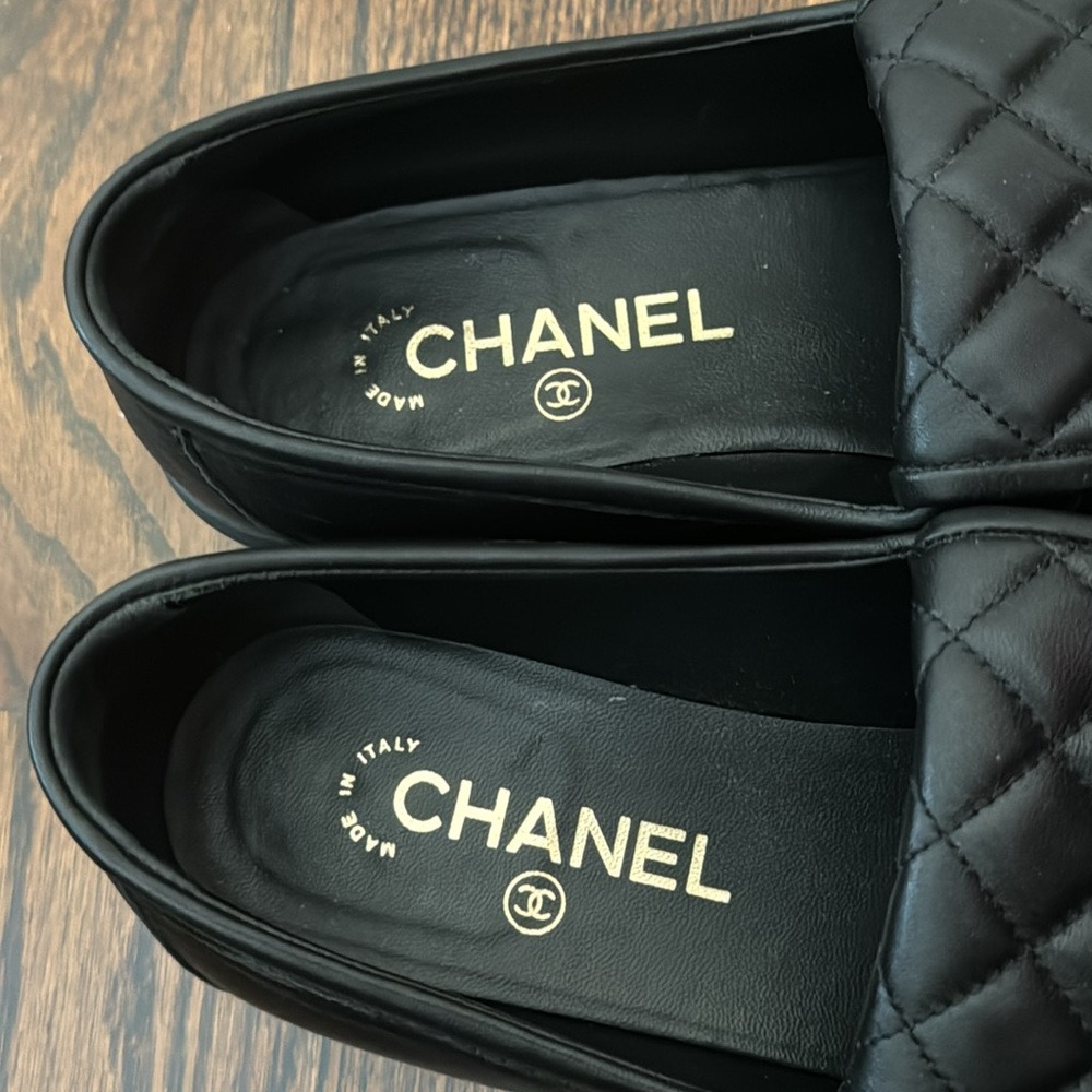 ‼️‼️PRICE FIRM‼️‼️ CHANEL Lambskin Quilted CC Turnlock Loafers 40.5 Black - Picture 11 of 13